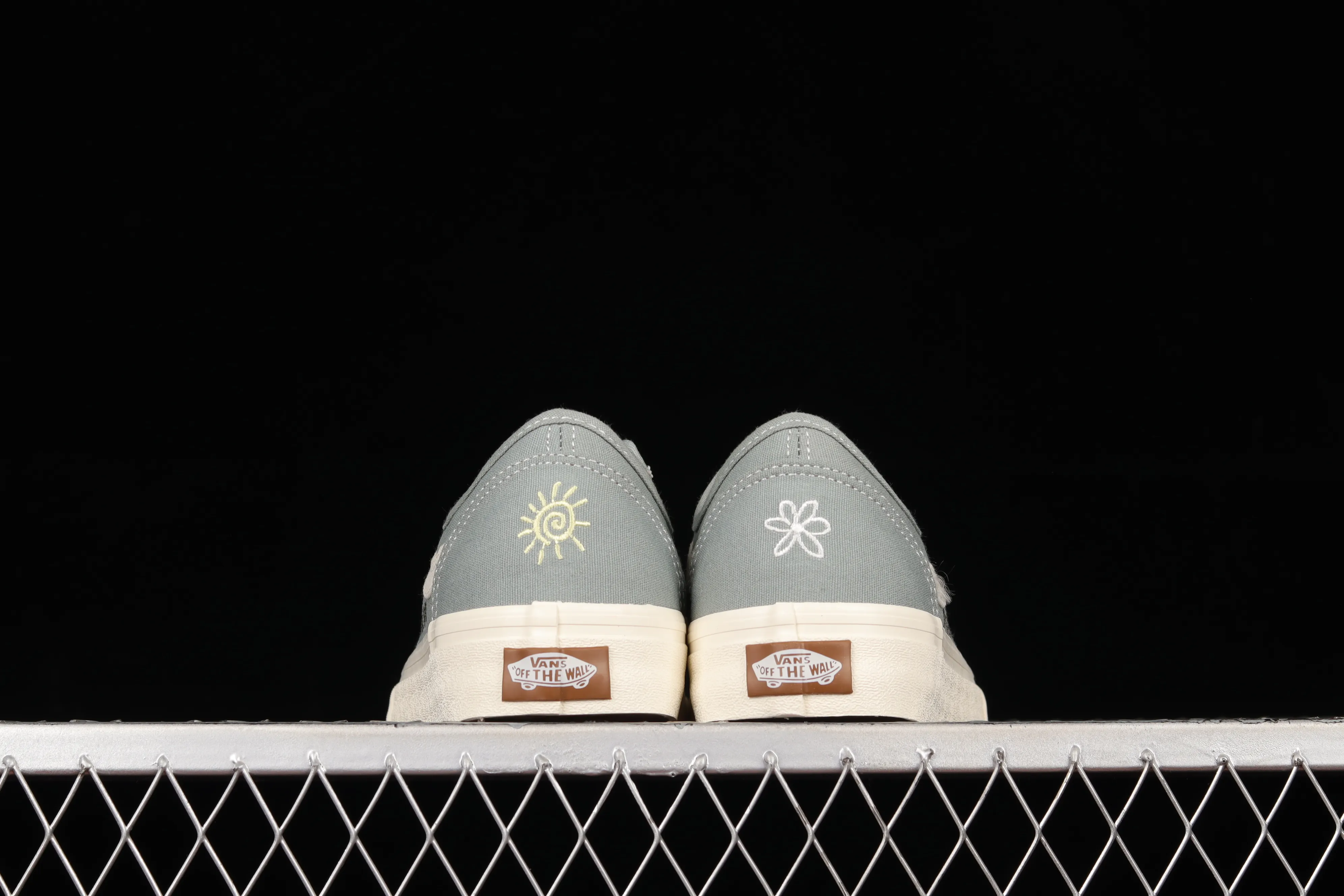 All categories Vans Vans series Vans Mid Vans China Vans Old Skool Vans gray green side stripes fun printed low-top casual sneakers VN0A54F4AST